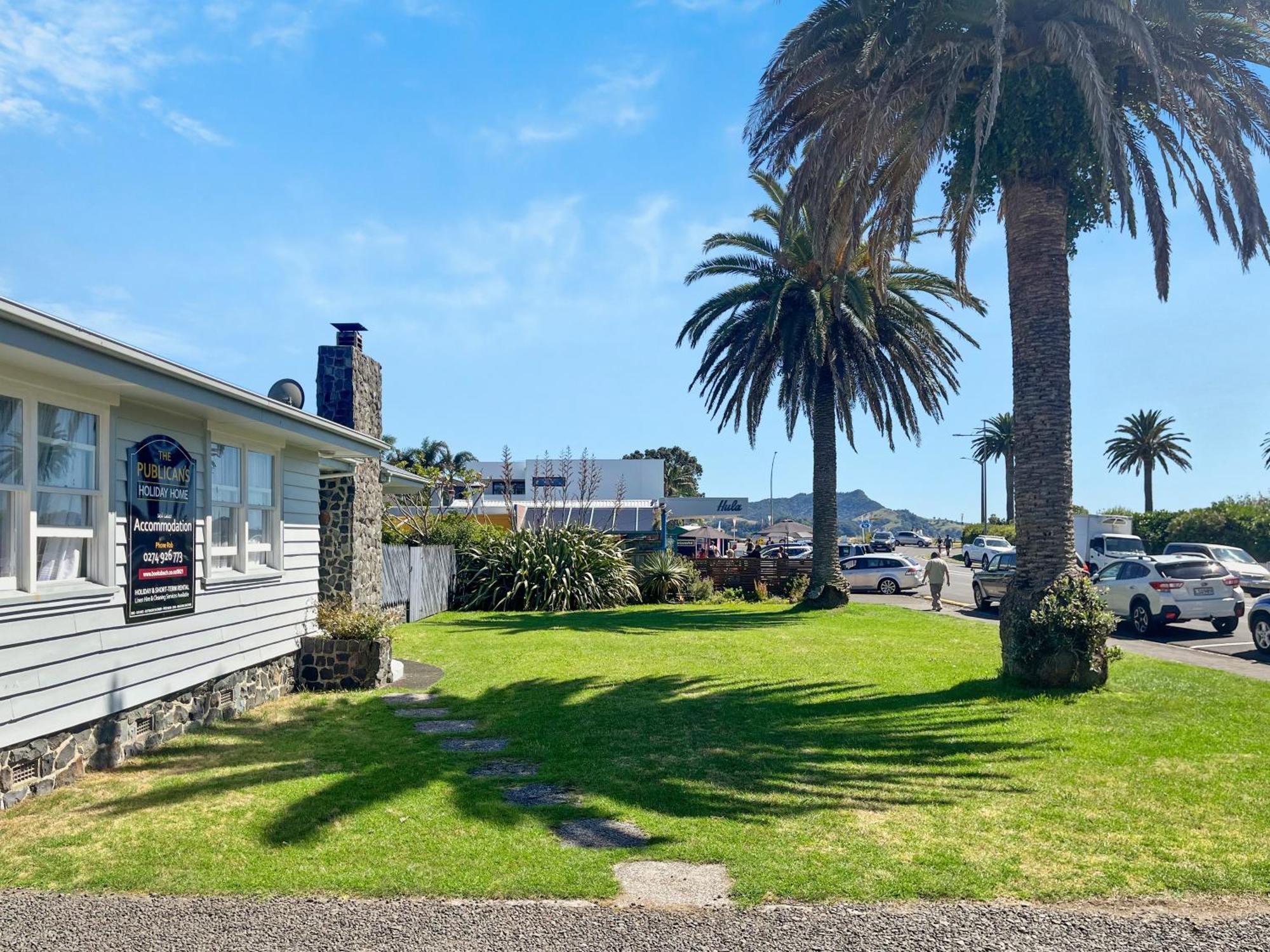 The Publican'S Palace Whitianga Extérieur photo