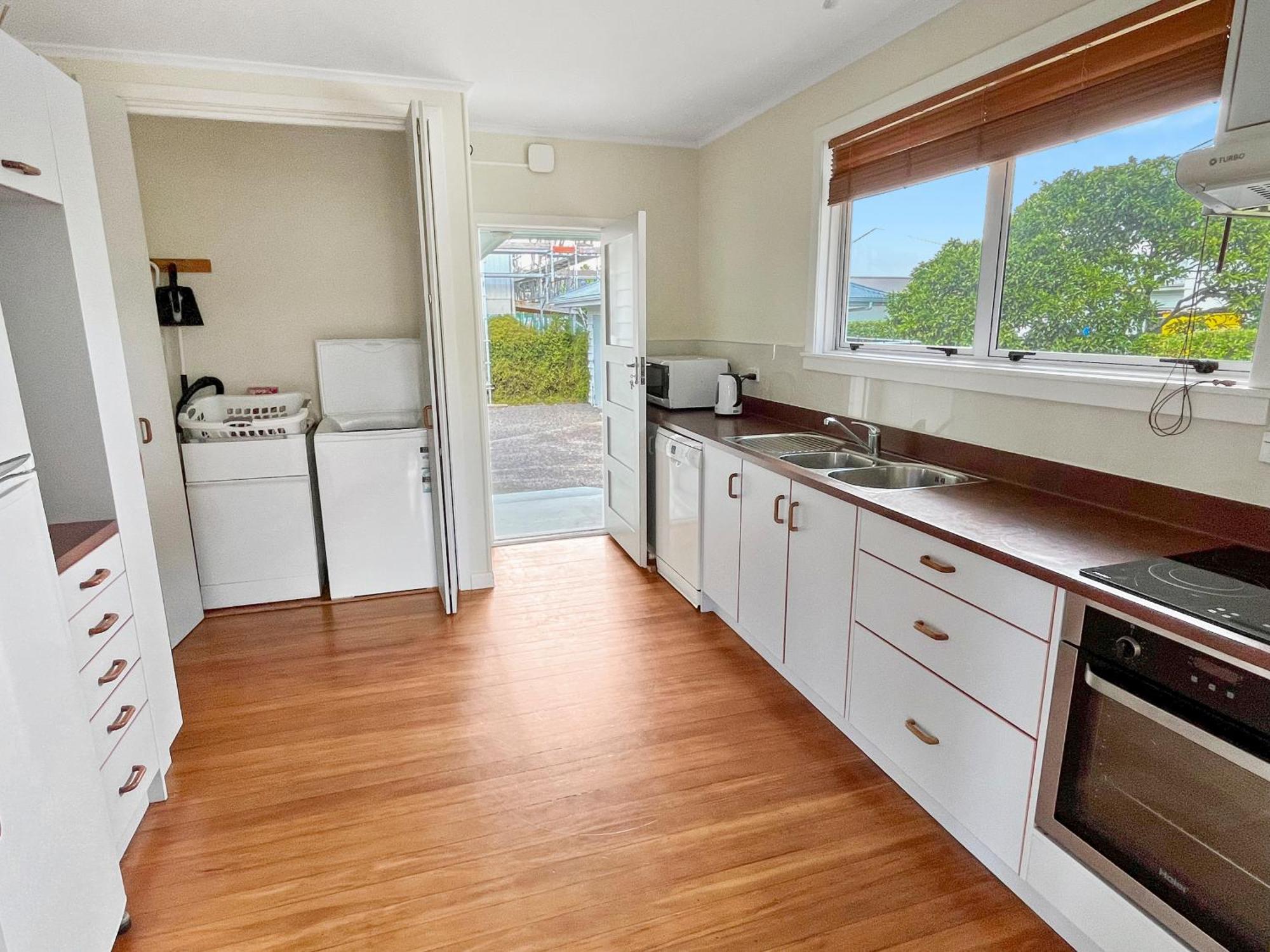 The Publican'S Palace Whitianga Extérieur photo