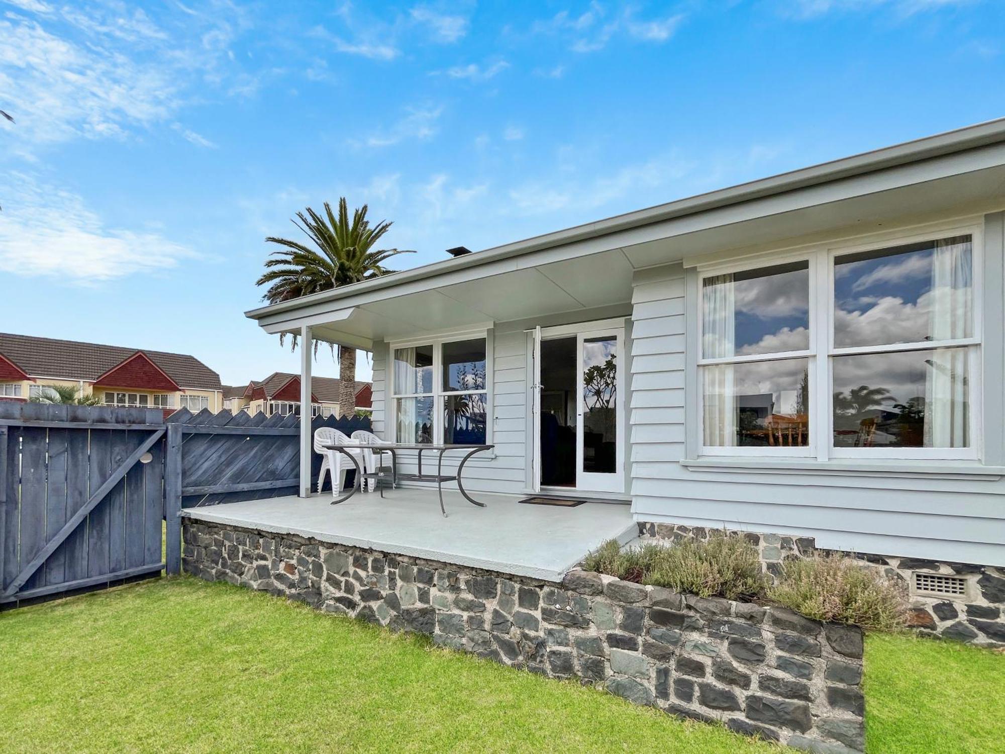 The Publican'S Palace Whitianga Extérieur photo