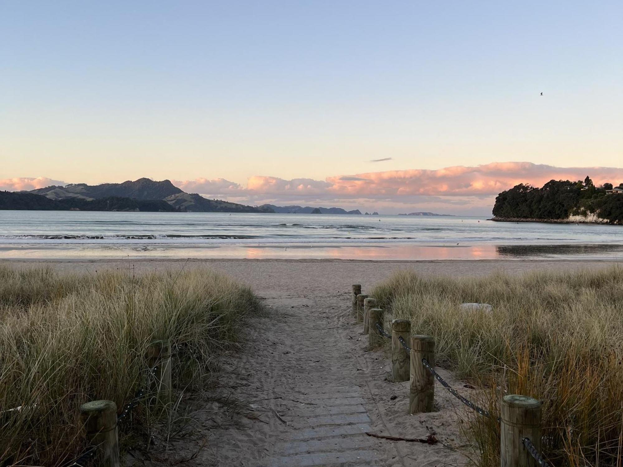 The Publican'S Palace Whitianga Extérieur photo